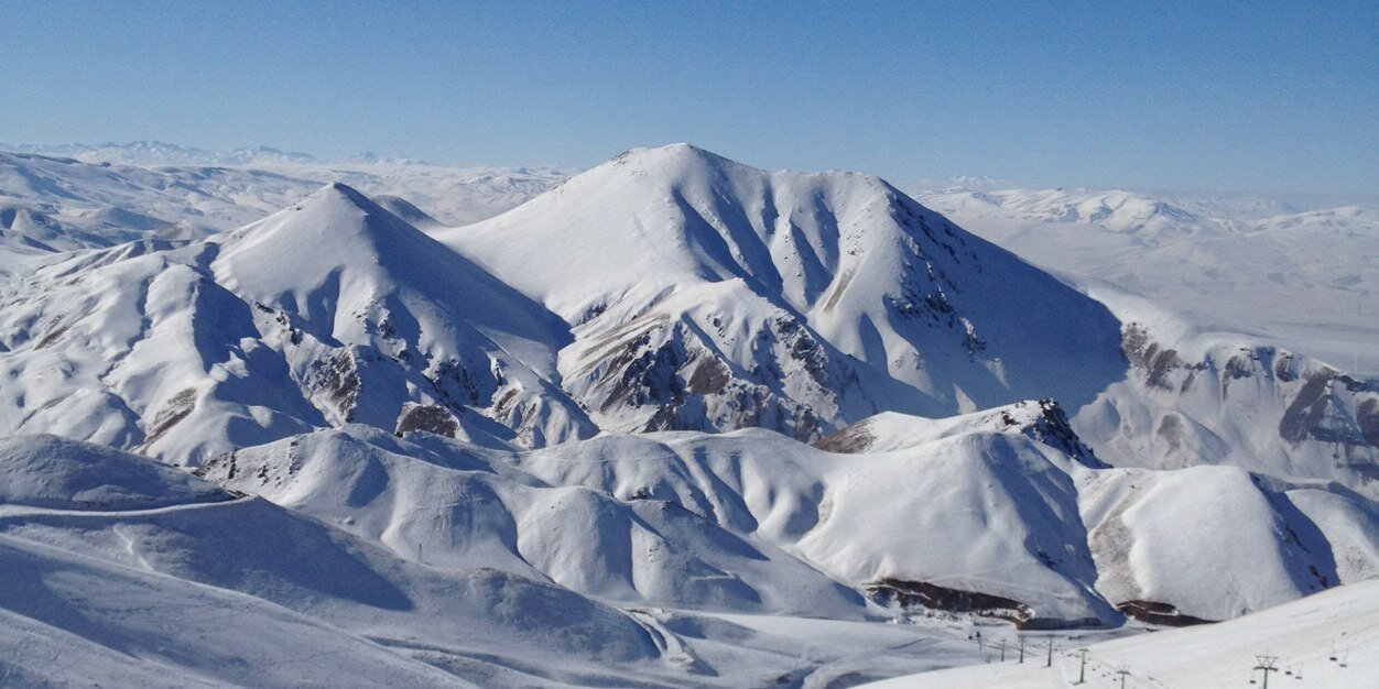 banu yelkovan banner