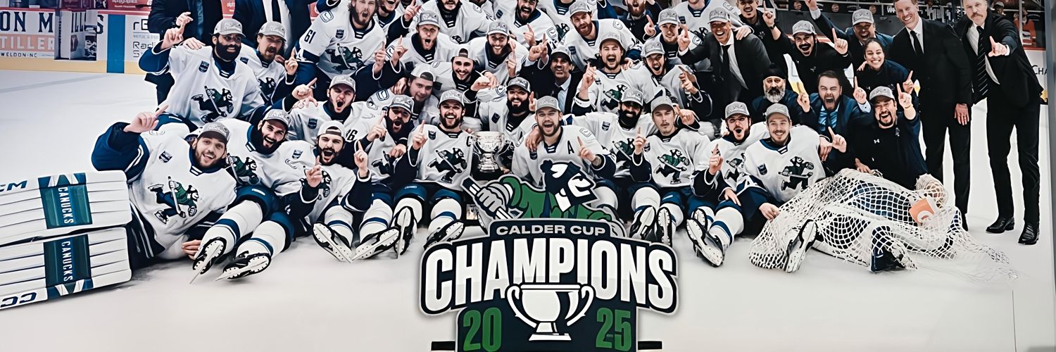 Chris🇨🇦 banner