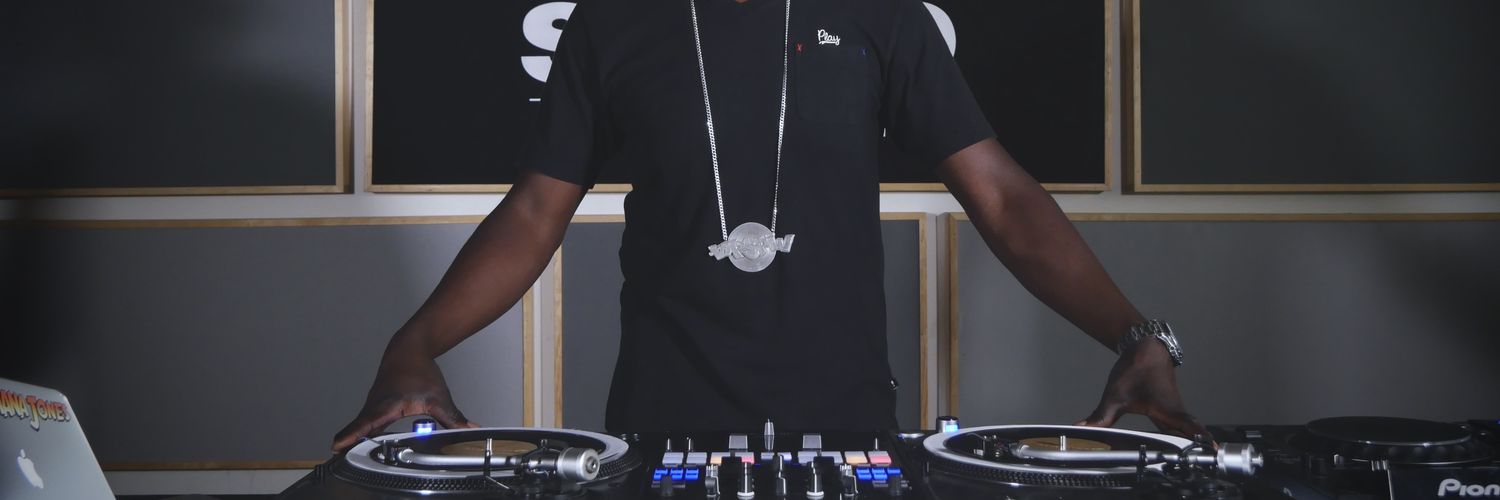 ⓐⓚⓐ ⒷⓁⒺⓃⒹⒾⒶⓃⒶ ⒿⓄⓃⒺⓈ banner