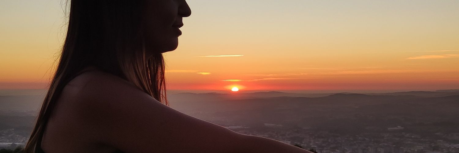 inesrebeloo's profile banner image
