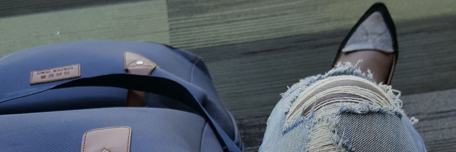 mololash's profile banner image