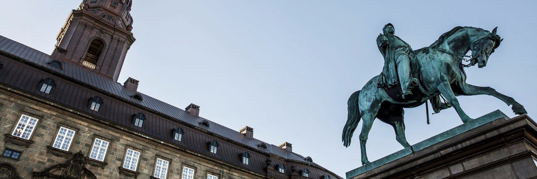 Daniel Bue Lauritzen banner