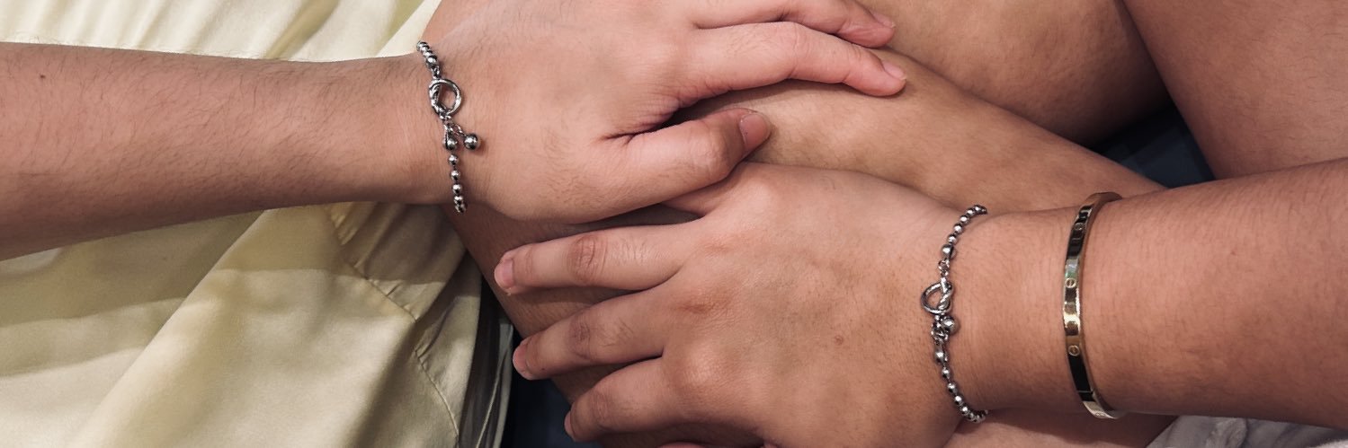 claireescano's profile banner image