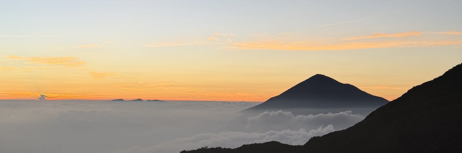 syupeh's profile banner image