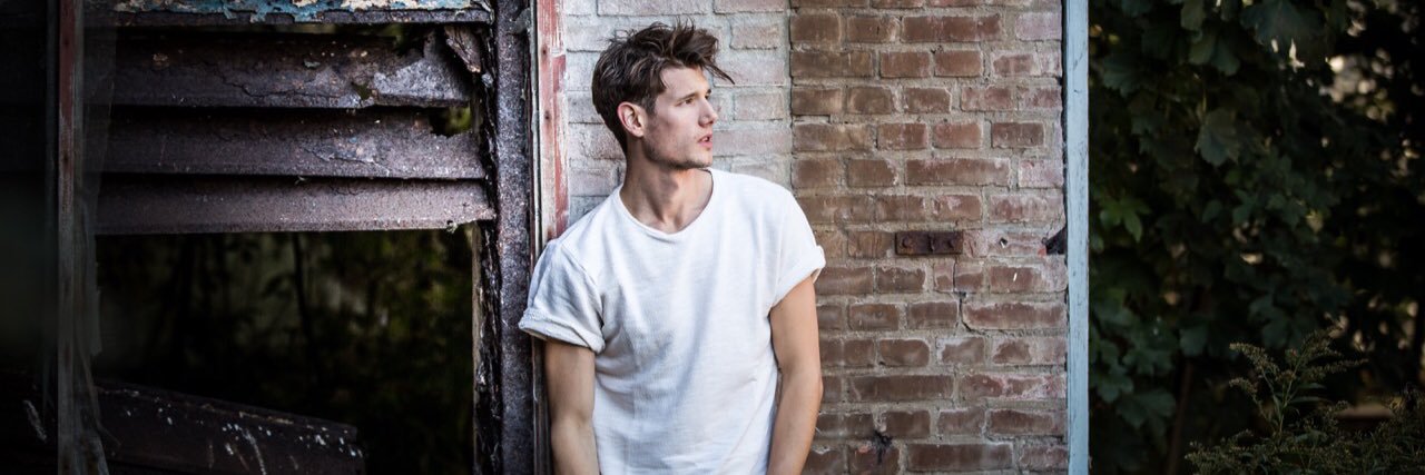 Terence van der Loo banner