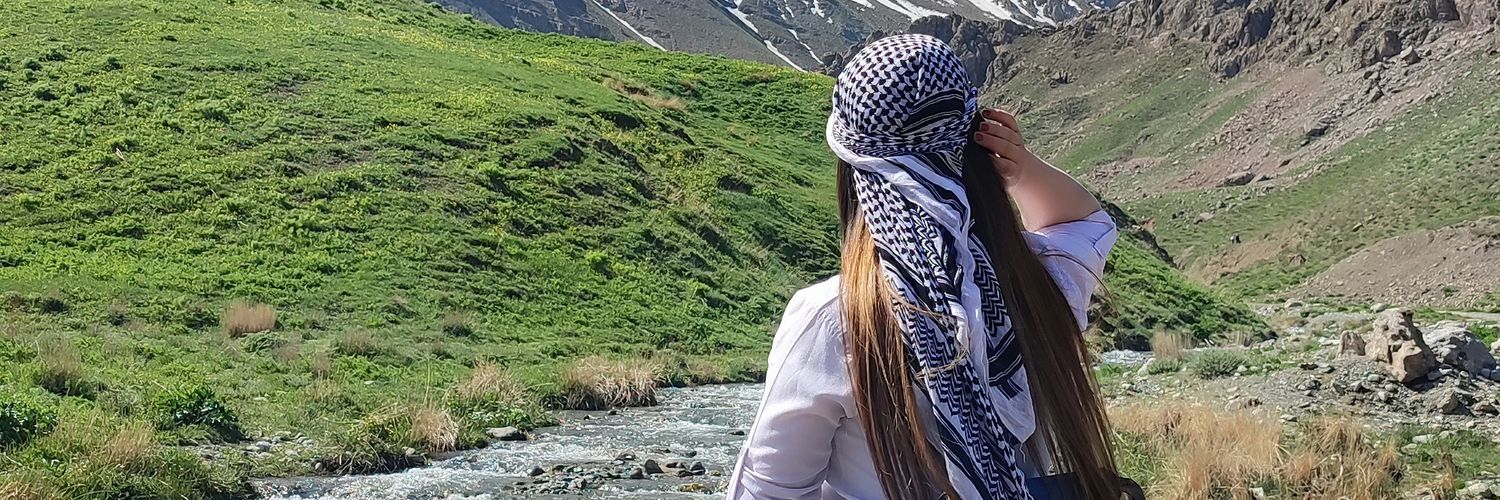 farnaz_kurdm's profile banner image