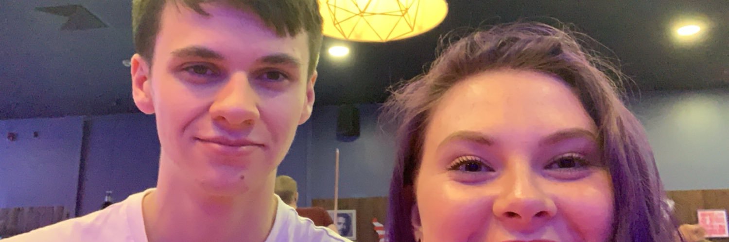 Laur_whx's profile banner image