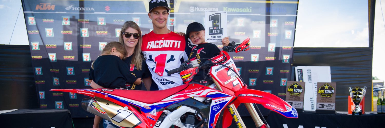 j_facciotti's profile banner image