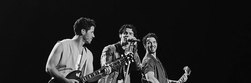 elohmota_'s profile banner image