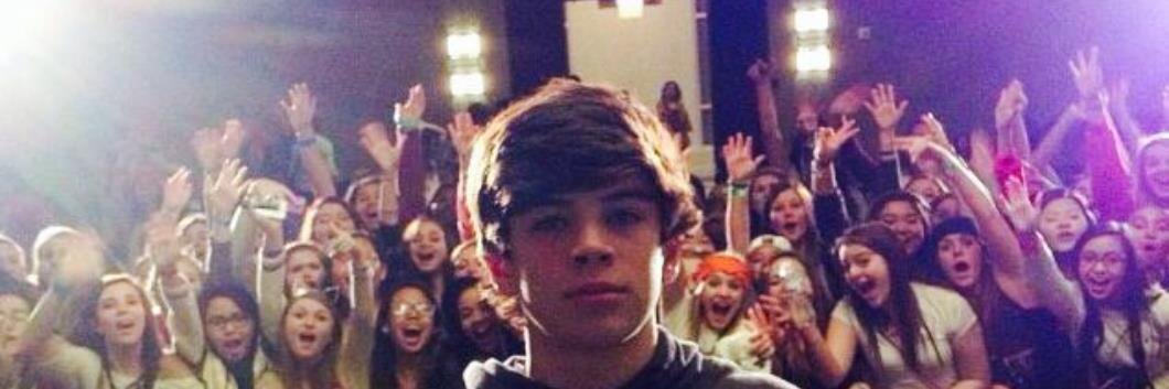 ItsHayes_magcon's profile banner image
