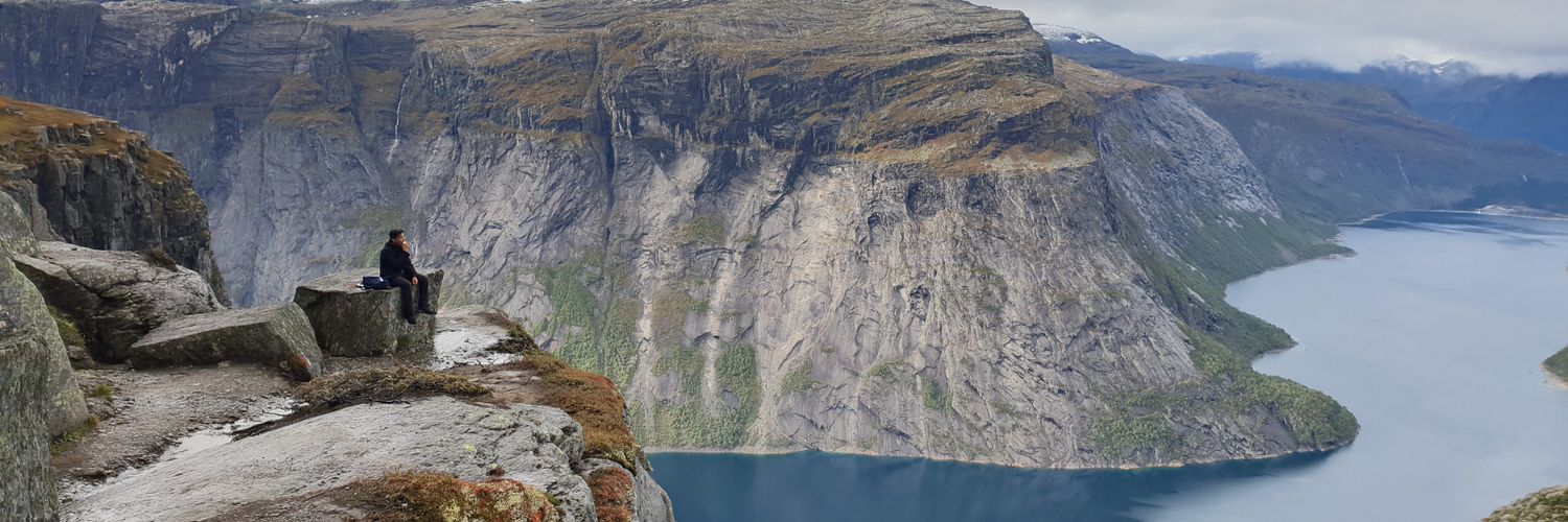 onearif_'s profile banner image
