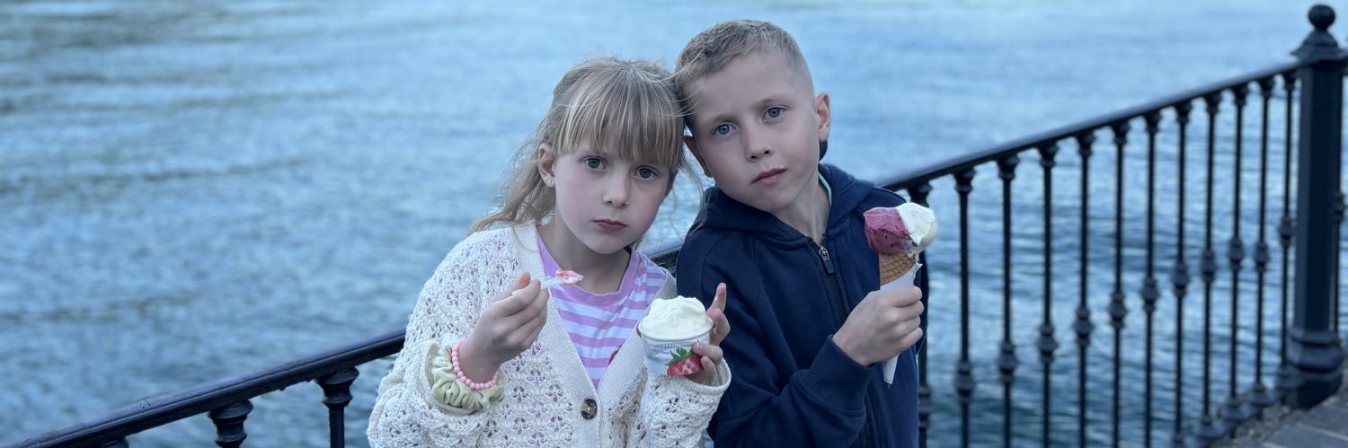rachelhowells82's profile banner image