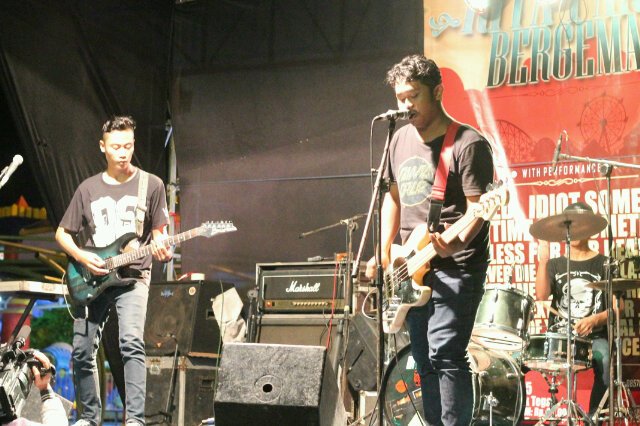 IDIOT SOMETHING banner