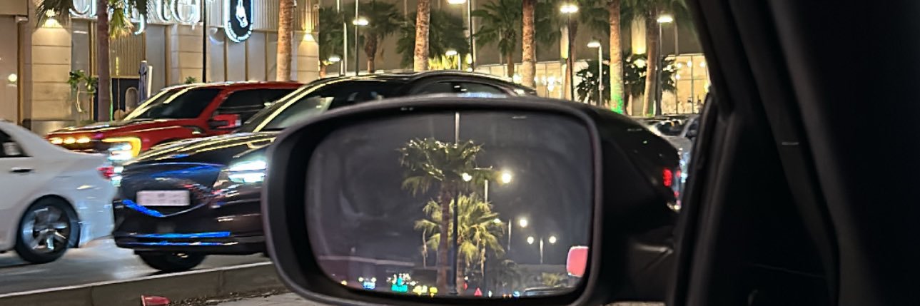 izn_8's profile banner image