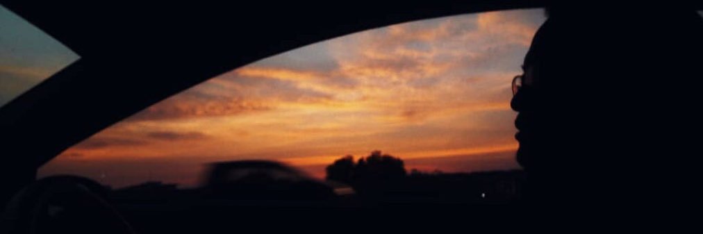 qariazmi_'s profile banner image
