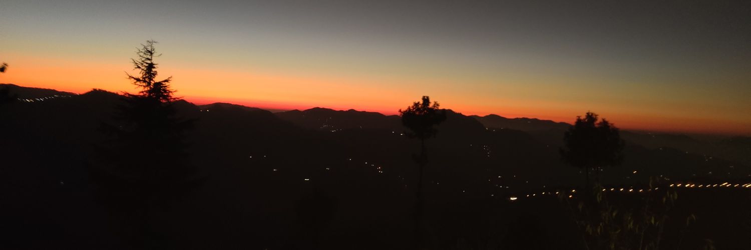 Theredhattereye's profile banner image