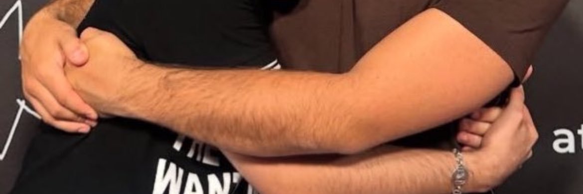 gloriaaaa27's profile banner image