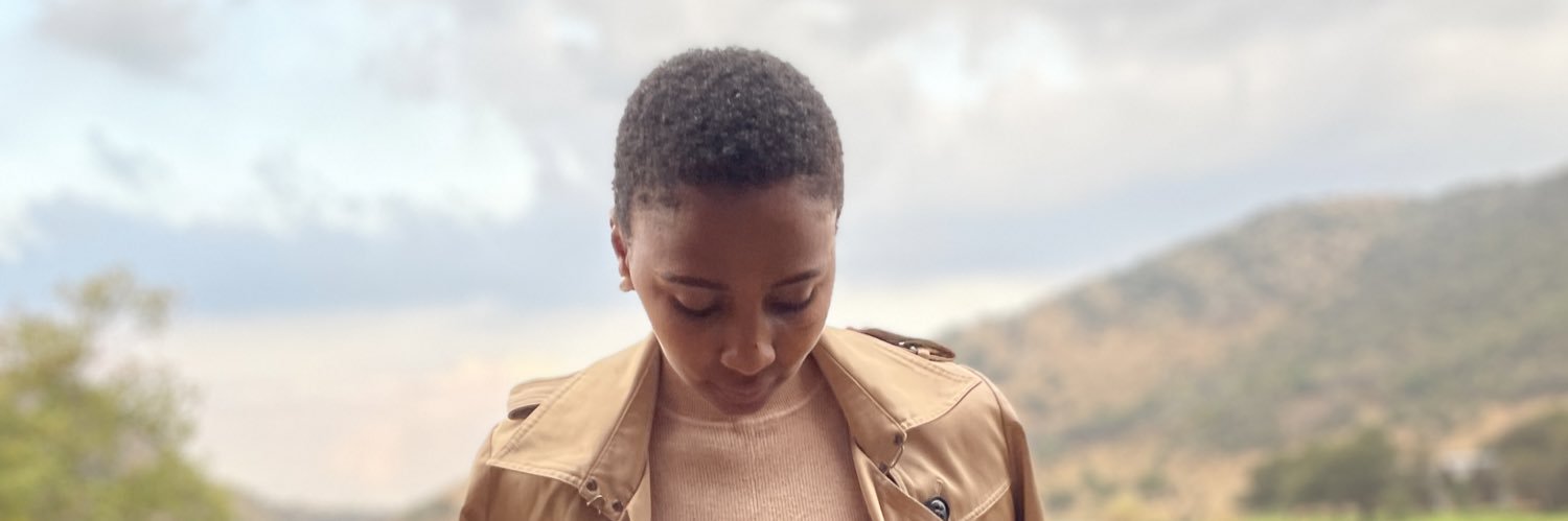 vee_thebe's profile banner image