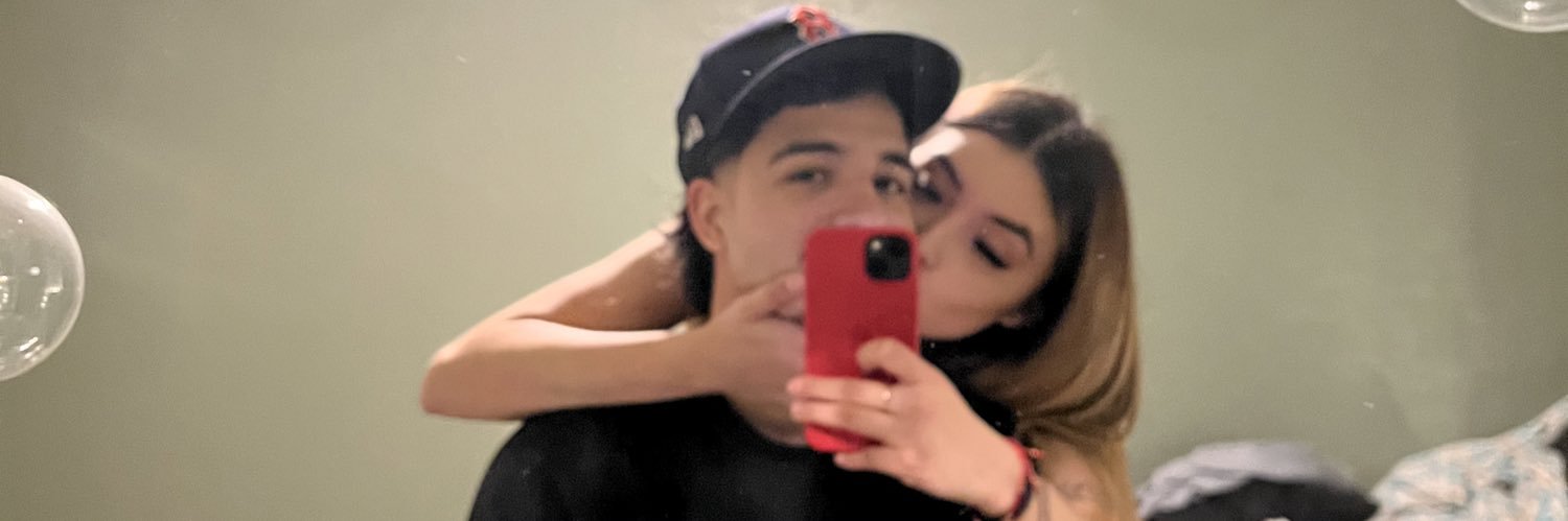 vanesssagarcia_'s profile banner image
