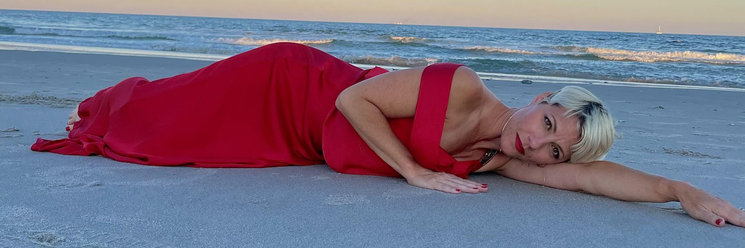 KellyDowning's profile banner image