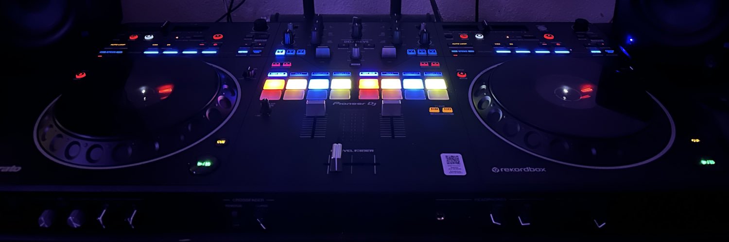 djdresmooth's profile banner image