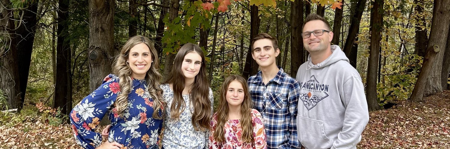 Nadia Gundert banner