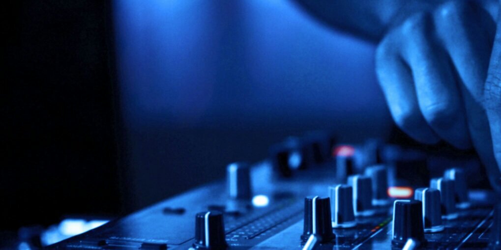 D22deep's profile banner image