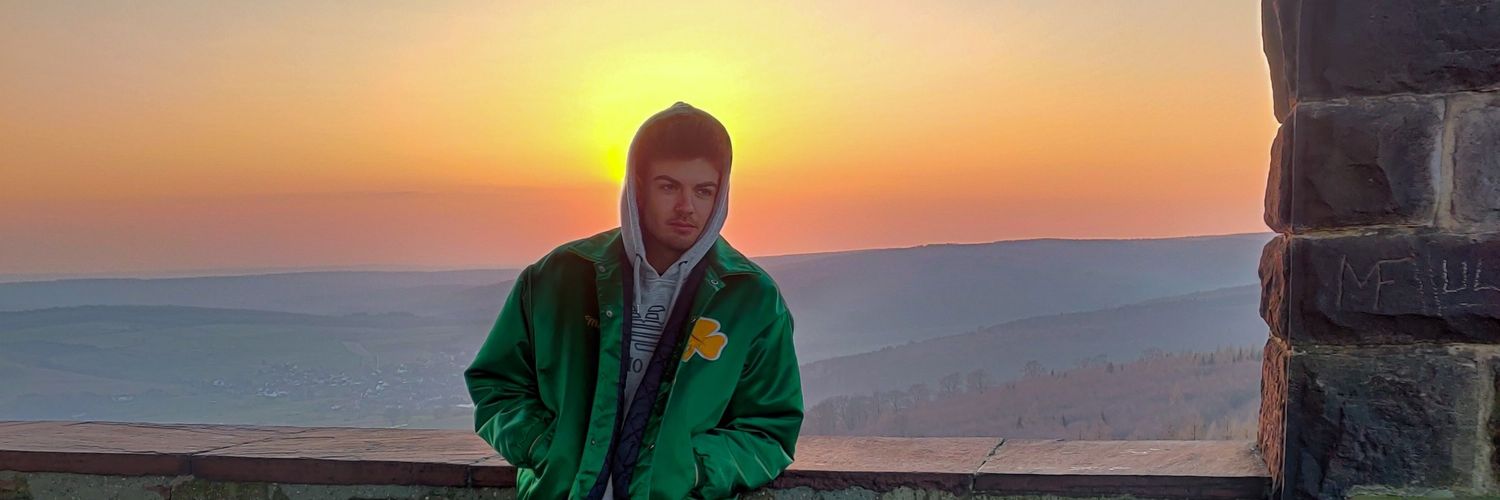 Chritischer's profile banner image