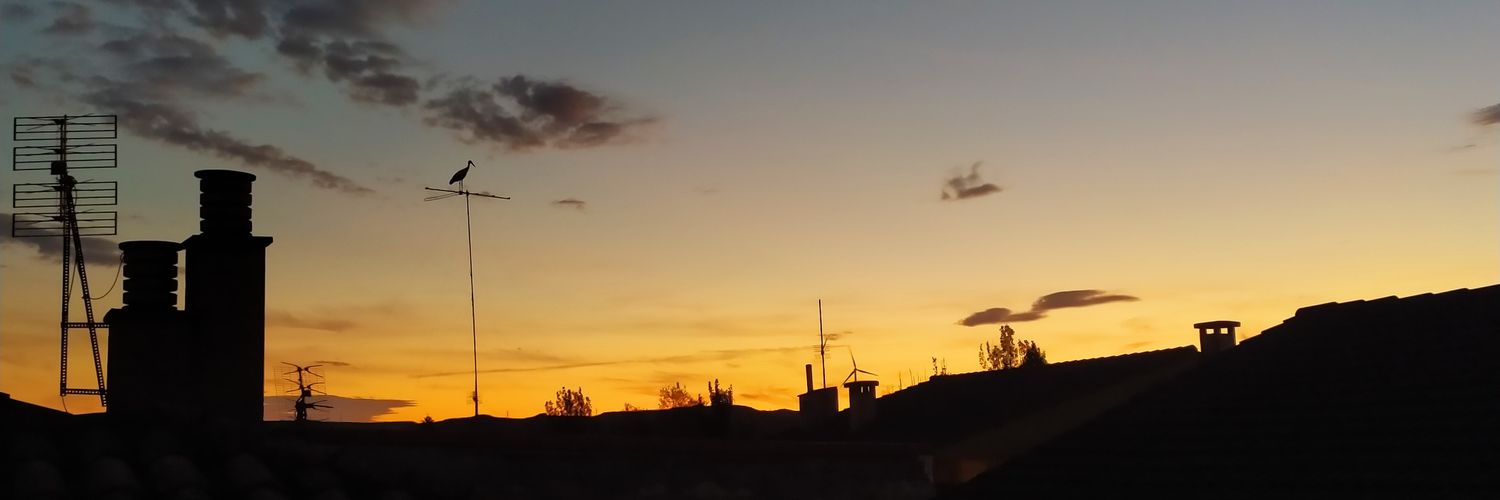 Eme. 💙🤍 banner