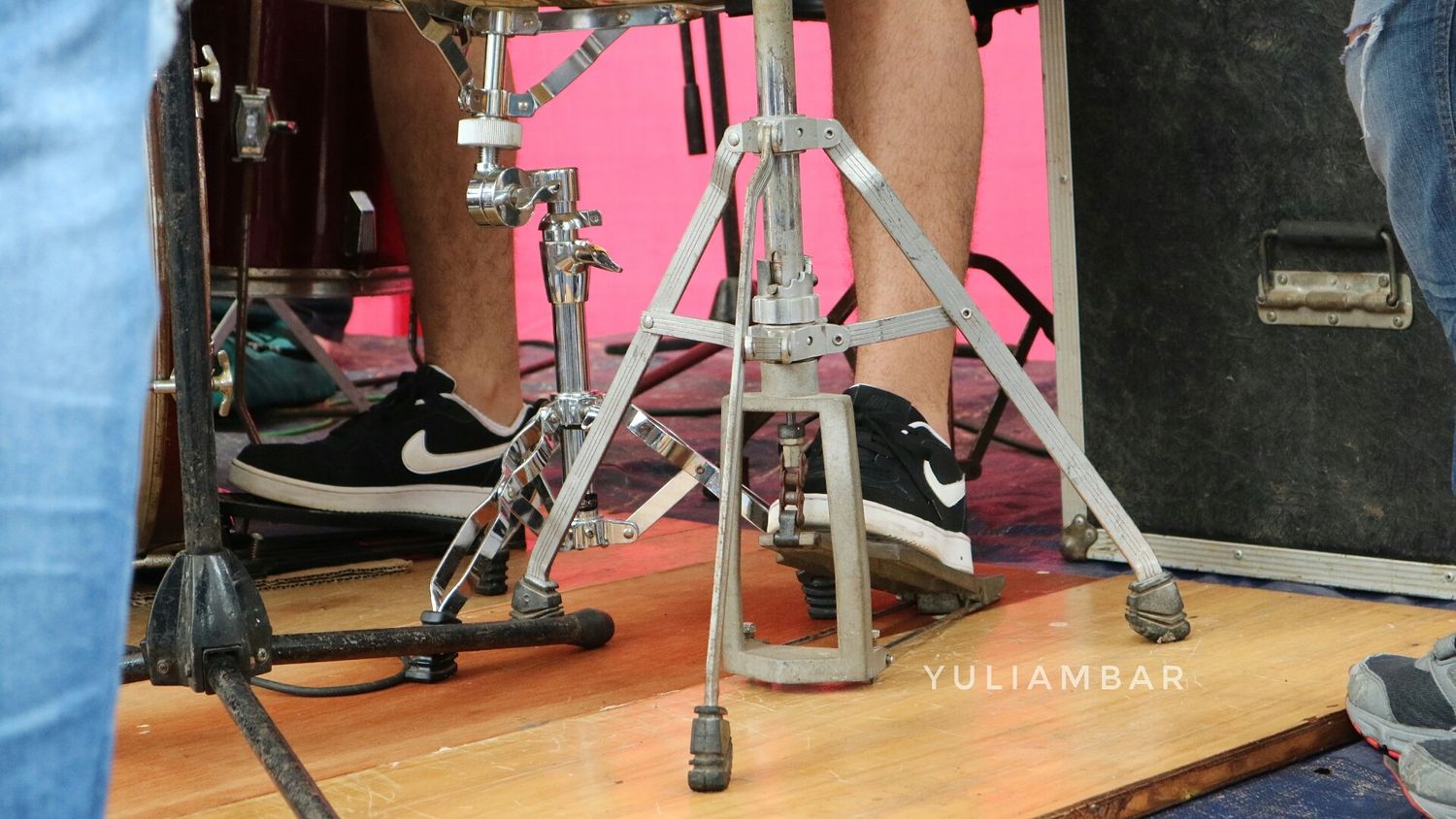 yuliambar_'s profile banner image
