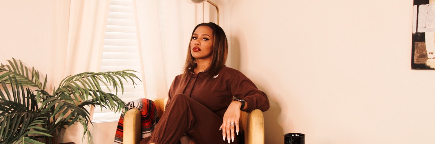 loqua_renee's profile banner image