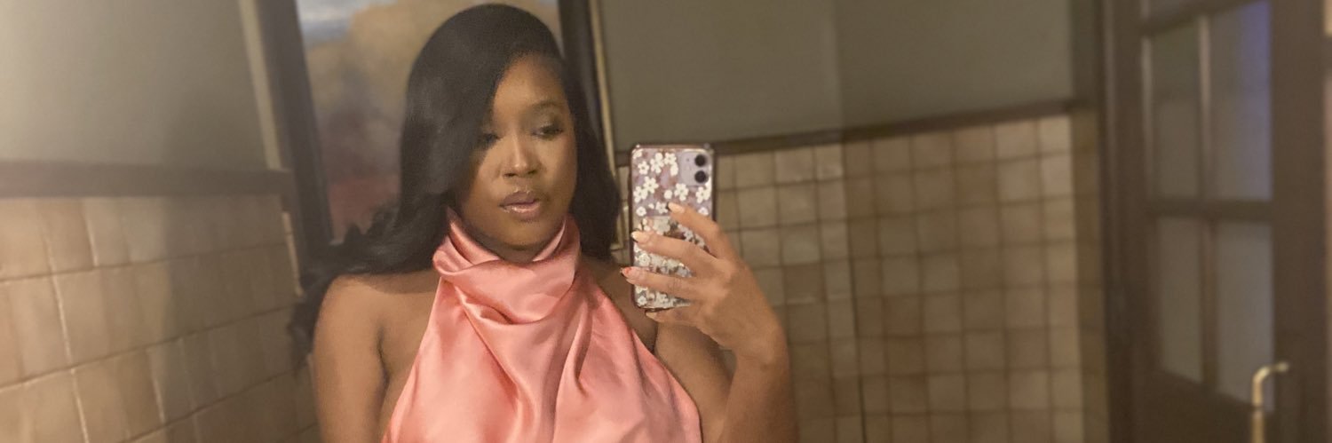 NaeeElicee's profile banner image