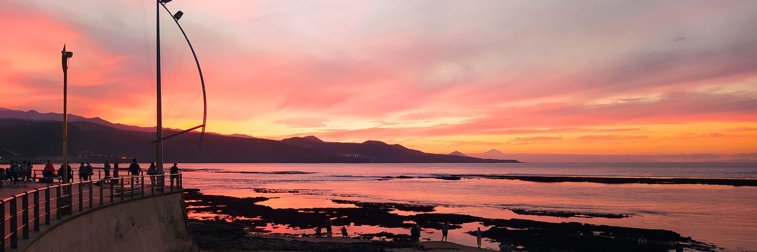 Manu Deá 🍉🧸 banner