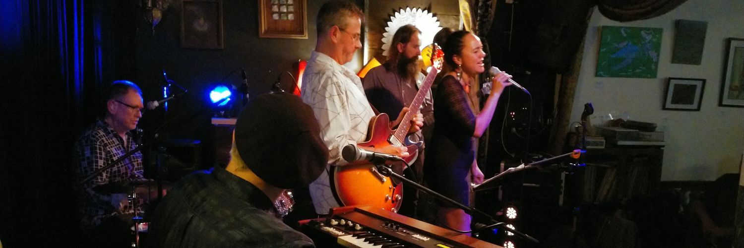 Smith's Alternative banner