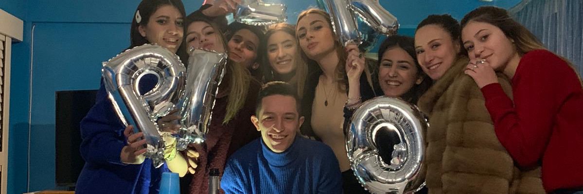 vicky_melaa's profile banner image