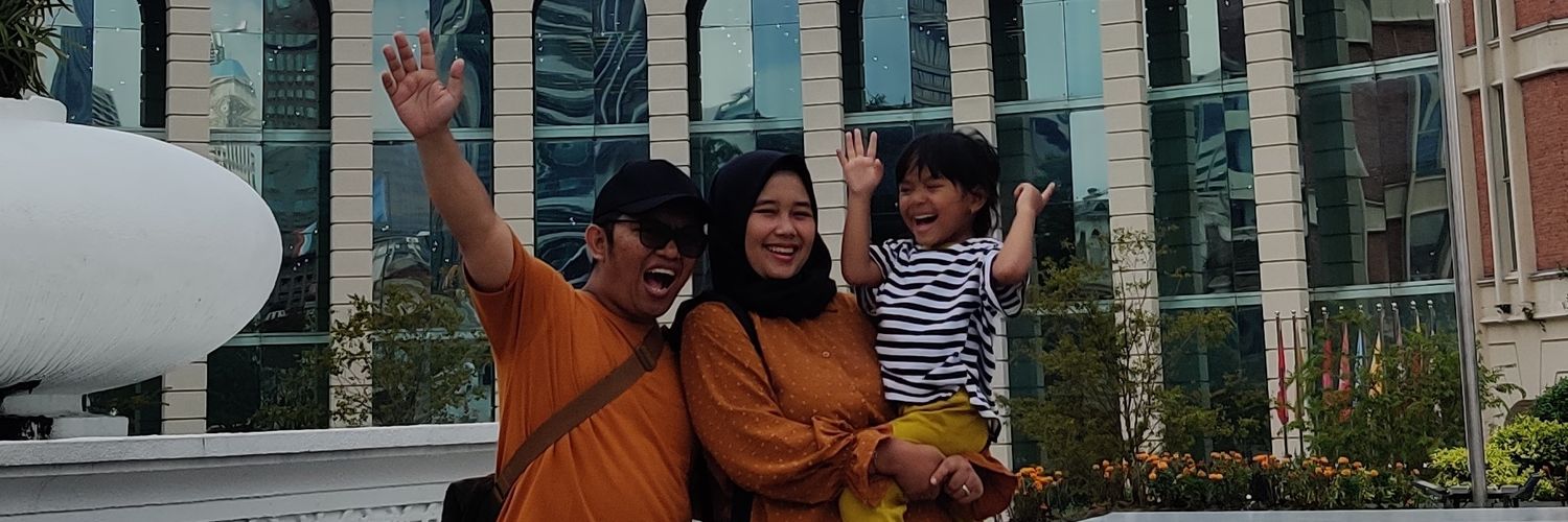 apandhis's profile banner image