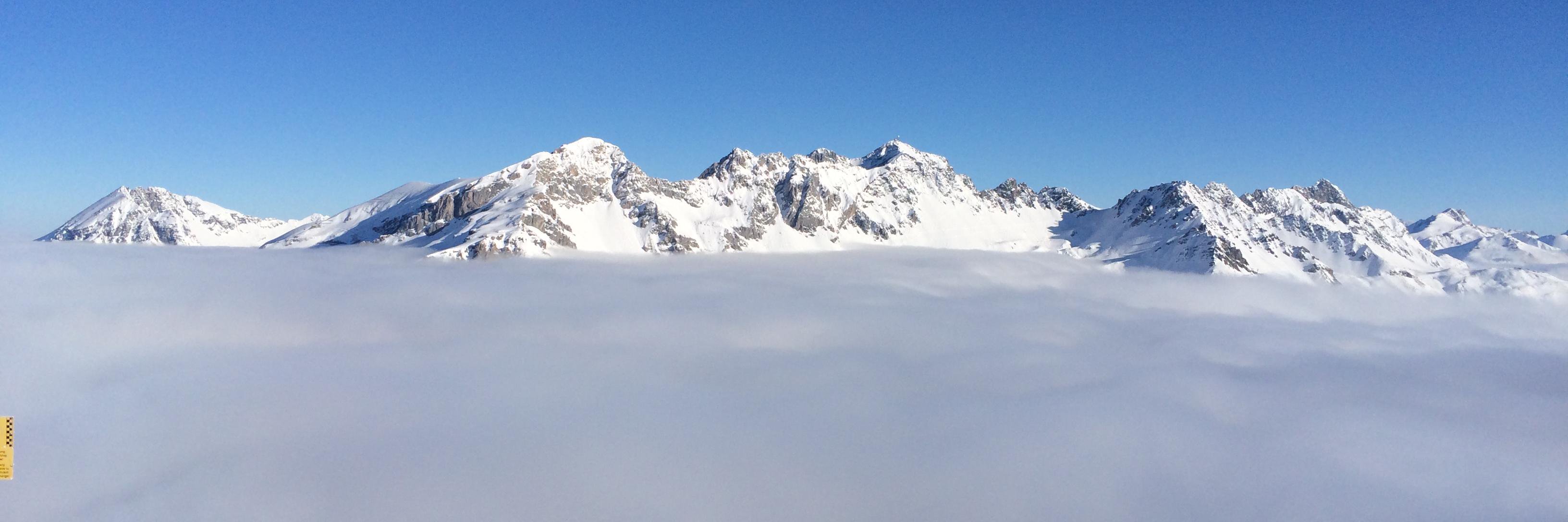 Julian Simons banner