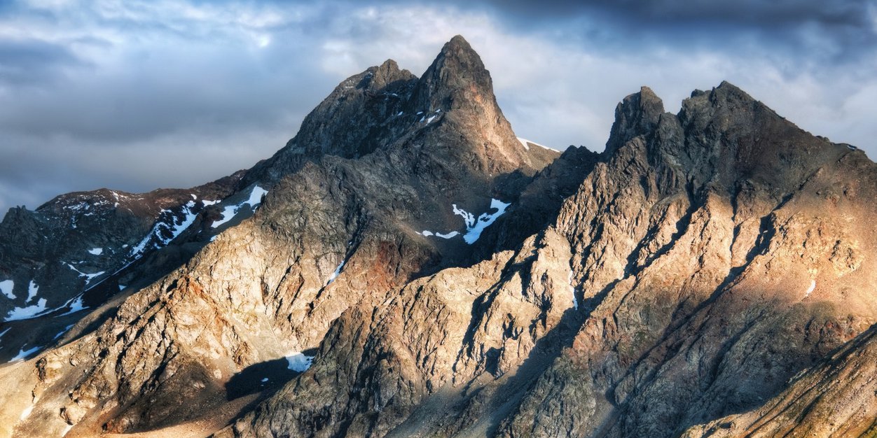 YUlijfF28M's profile banner image