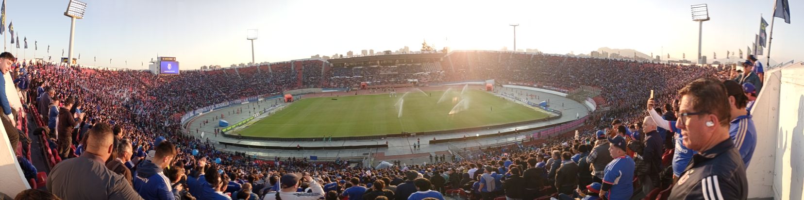 caretelefono's profile banner image