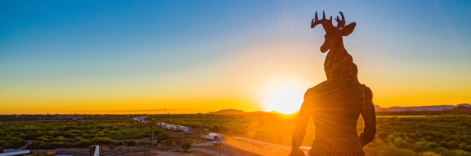 RENELUCERO's profile banner image
