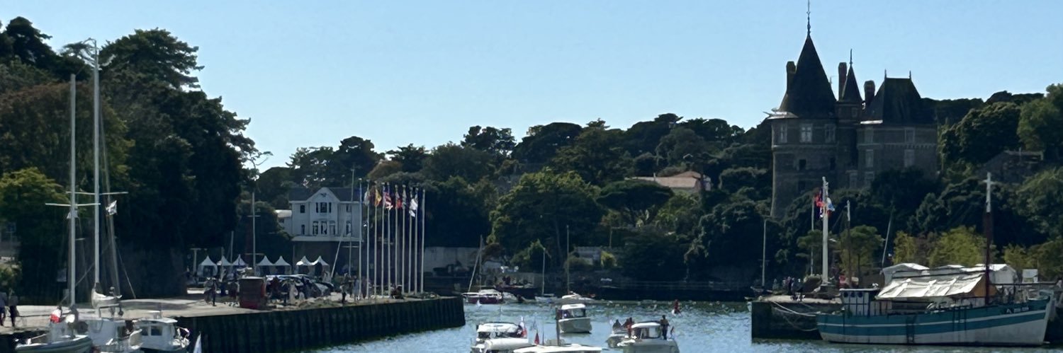 Claire HUGUES banner