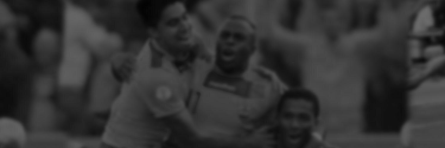 La Tri banner