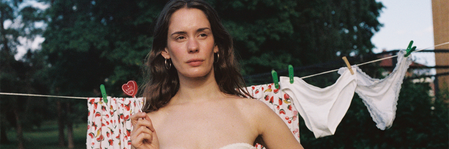 Anna of the North banner