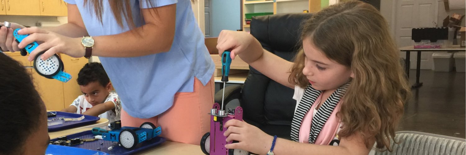 YoungMakersLab's profile banner image