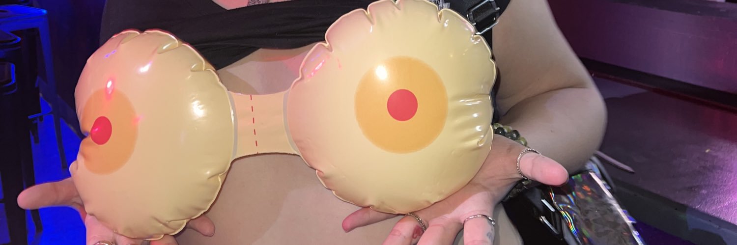 danaaa_413's profile banner image