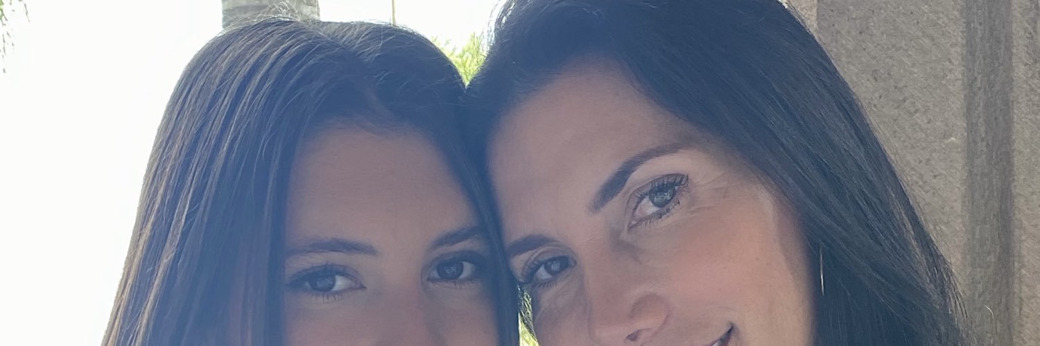 camilanievesc's profile banner image