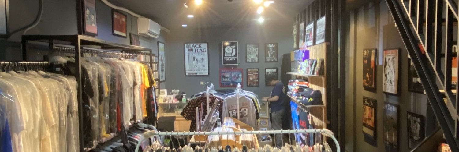 QUICKENING STORE banner