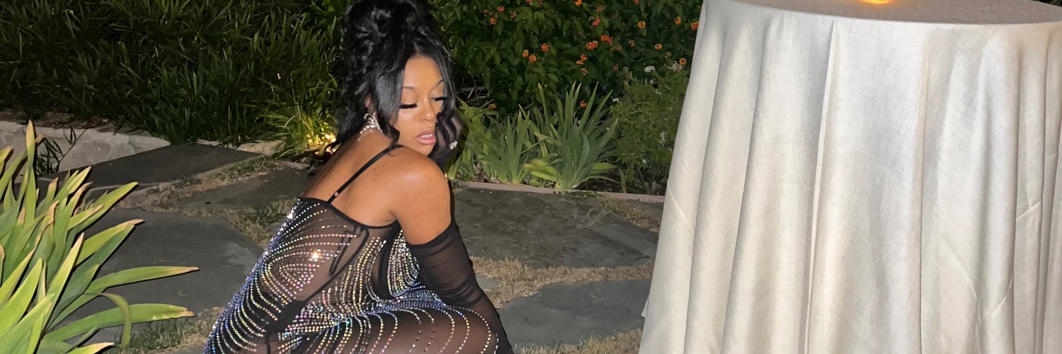 DomiNque Perry 🌸 banner