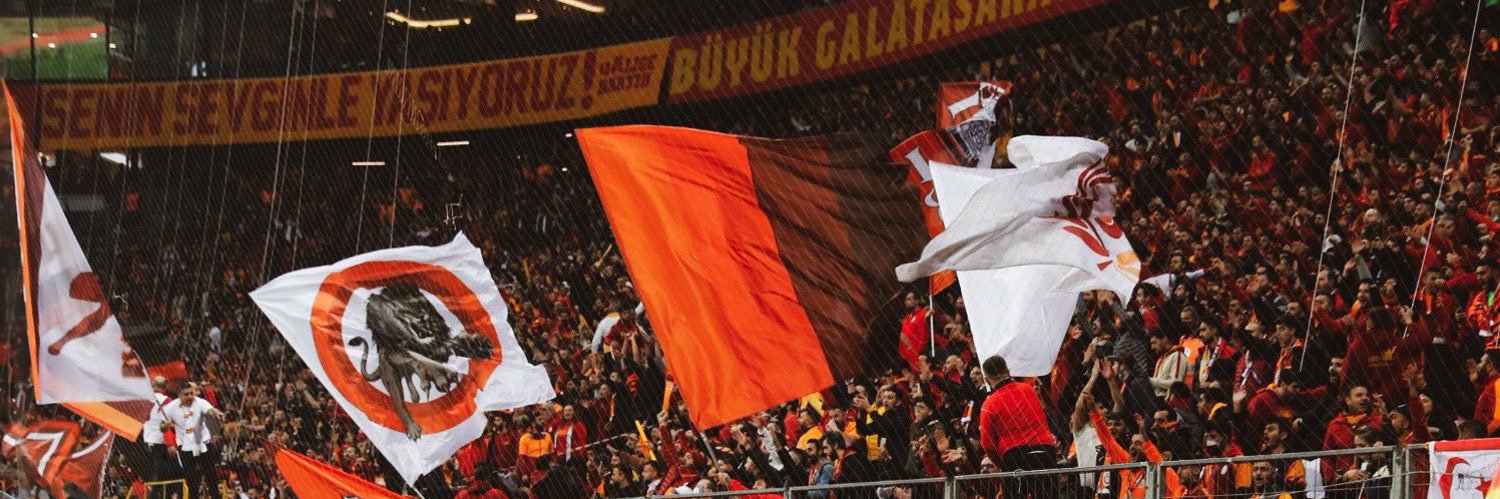 simay_ozcan's profile banner image