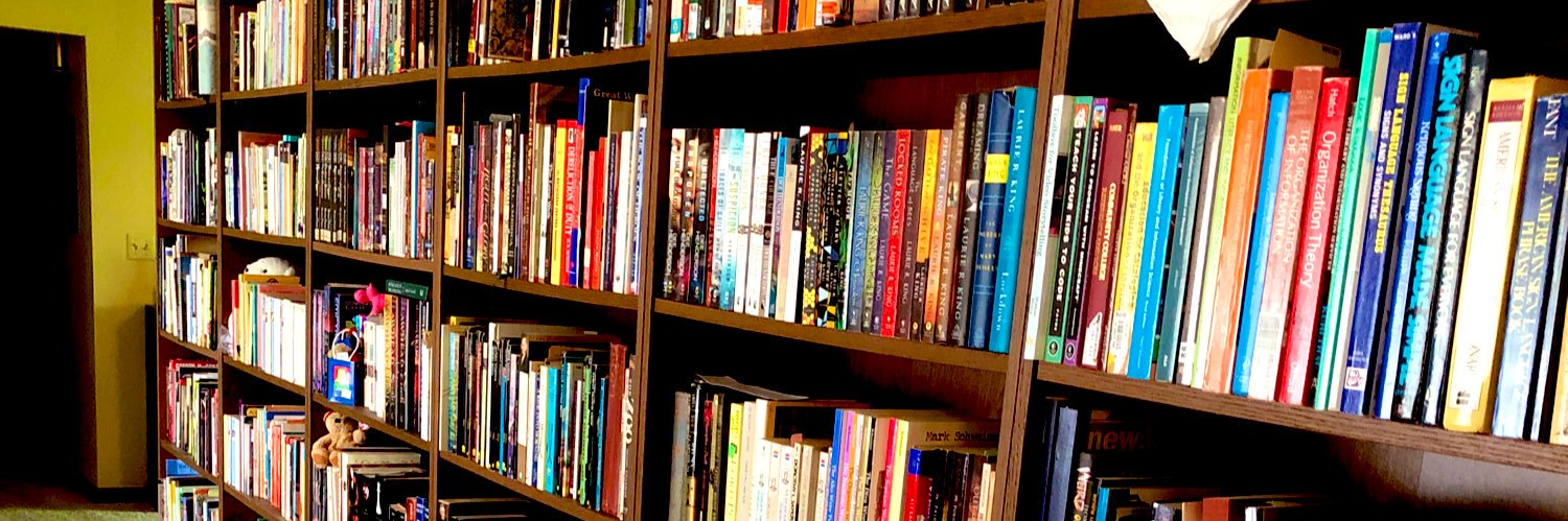 bibliophile2010's profile banner image